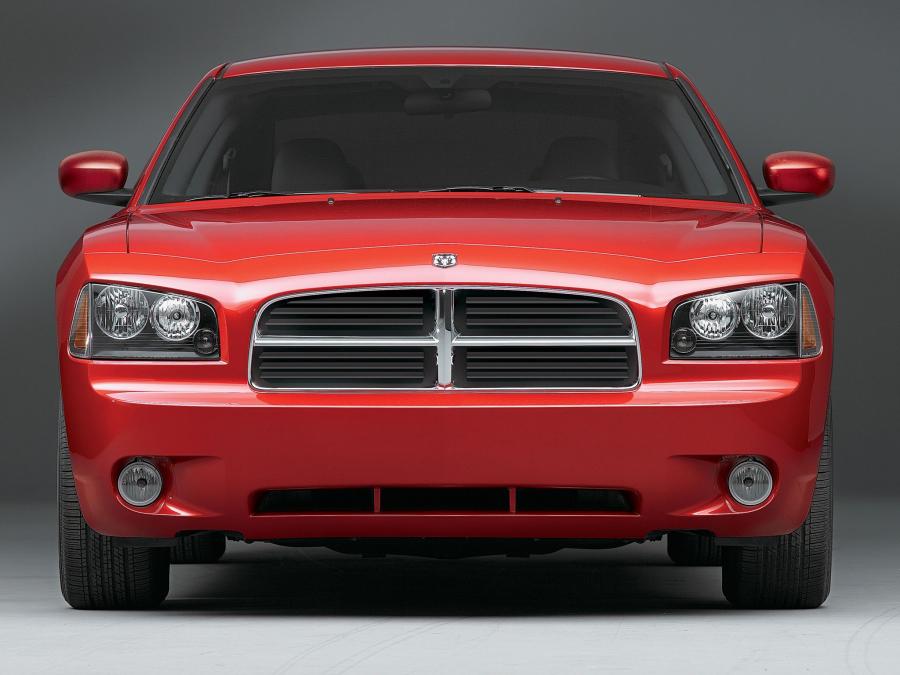  Dodge Charger R/T 2005 года  (фото 12 из 81)